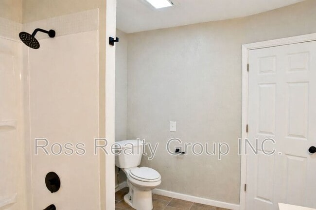 Photo - 518 Shasta Dr