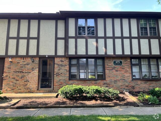 Building Photo - 673 Olde Towne Ave Unit B Rental