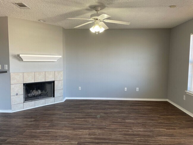 Photo - 2330-78 Unit 2