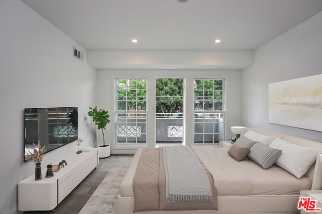 Photo - 1105 Alta Loma Rd Unit 1