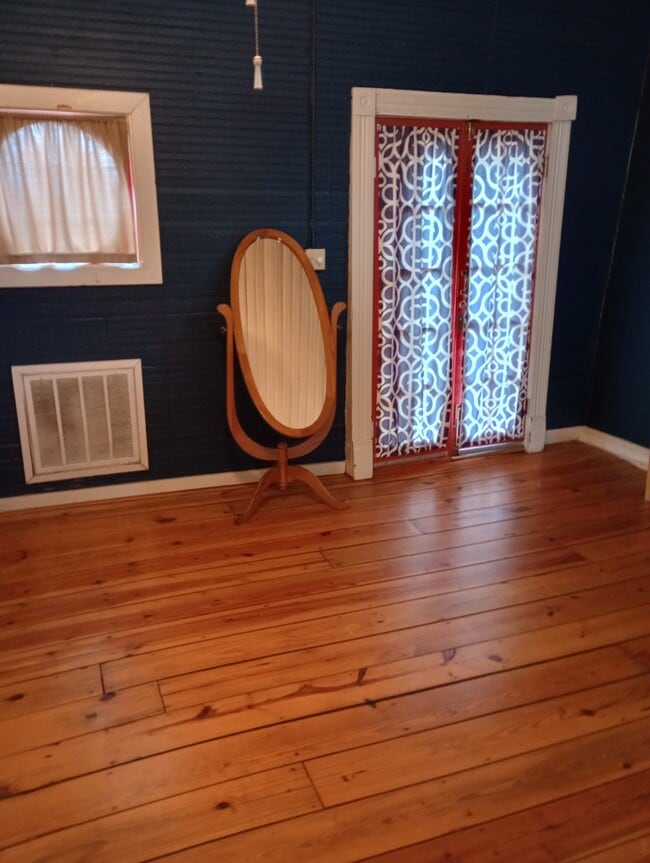 BR Pine Flooring - 610 S Cox St