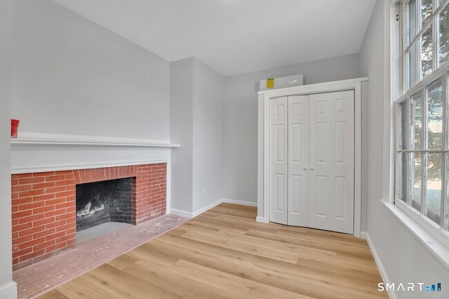 Photo - 192 Hartford Rd Unit B