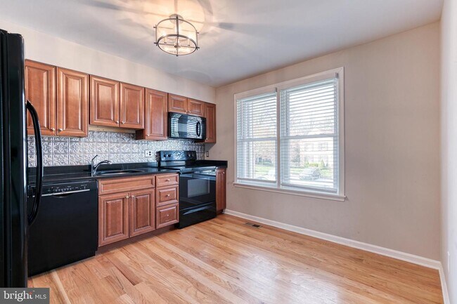Photo - 3 Salthill Ct Townhome
