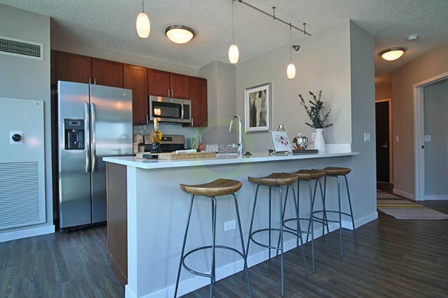 Photo - 355 E Ohio St