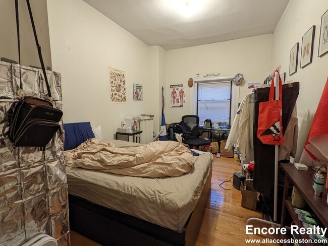 Photo - 43 Bay State Rd Unit 4F