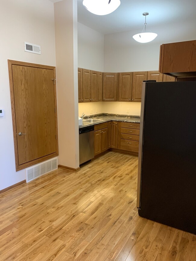 Photo - 802 4th Ave Unidad 202