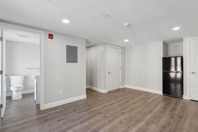 Photo - "610" on Congress St: New Studio Apt. 1BA $1400.00 Heat & H20 included Unit 3