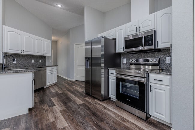 Photo - 320 N Fresno Ave