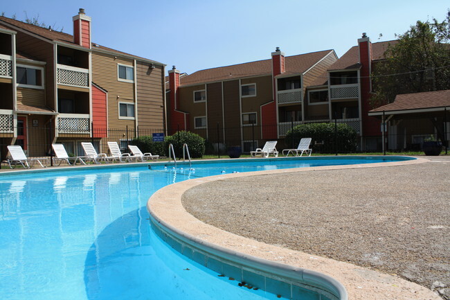 Pool - Village Park at Cedarbrooke Rental