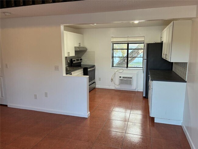 Photo - 2142 Bradford St Unit 324