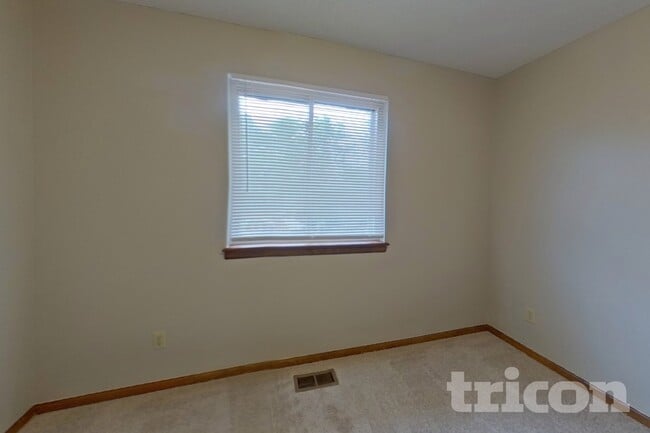 2812 Deliverance Dr