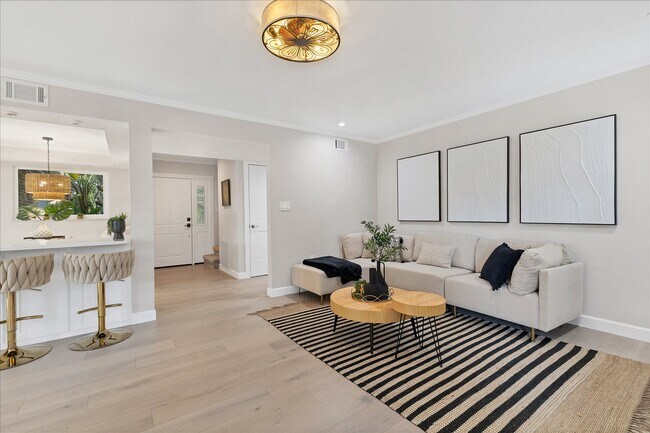 Photo - 1940 Rain Forest Trail