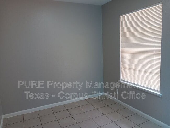 Photo - 3535 Cottonwood St