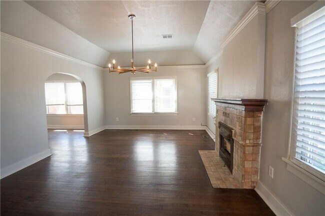Photo - Home in Crestwood + Near Plaza + 3 bedroom...