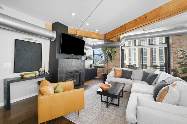 Photo - 520 W Huron St Unit 420