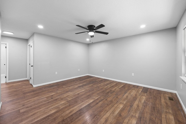 Photo - 2 Bed 1 Bath in Rossville w/ Huge Storage ...