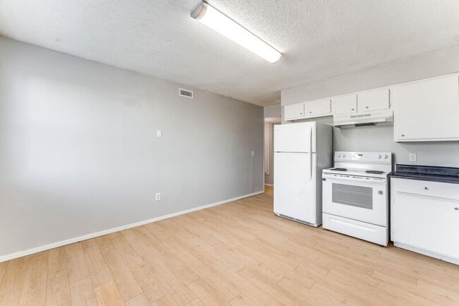 Photo - 2409-2411 Magnolia St Unit 2411 Magnolia St