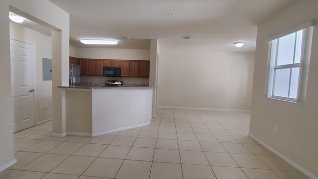 Building Photo - 8620 NW 97th Ave Unit 211