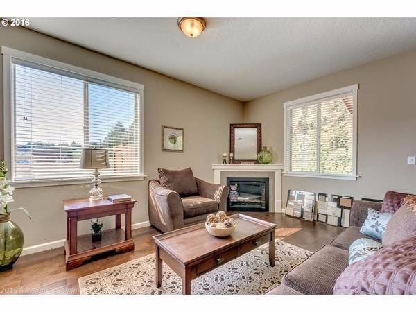 Photo - Gorgeous Townhome in Ridgefield!