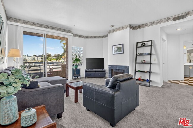 Photo - 3561 Clarington Ave Unit 206