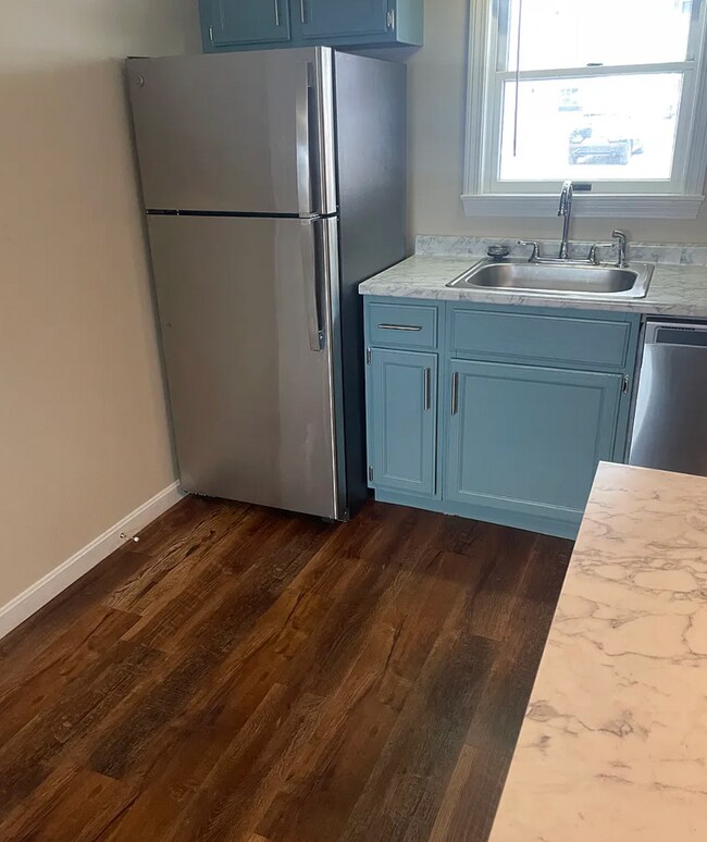 Photo - 844 State St Unit 35