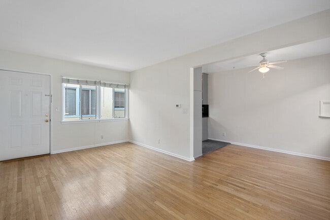 Photo - 4820 Inglewood Blvd Unit Back