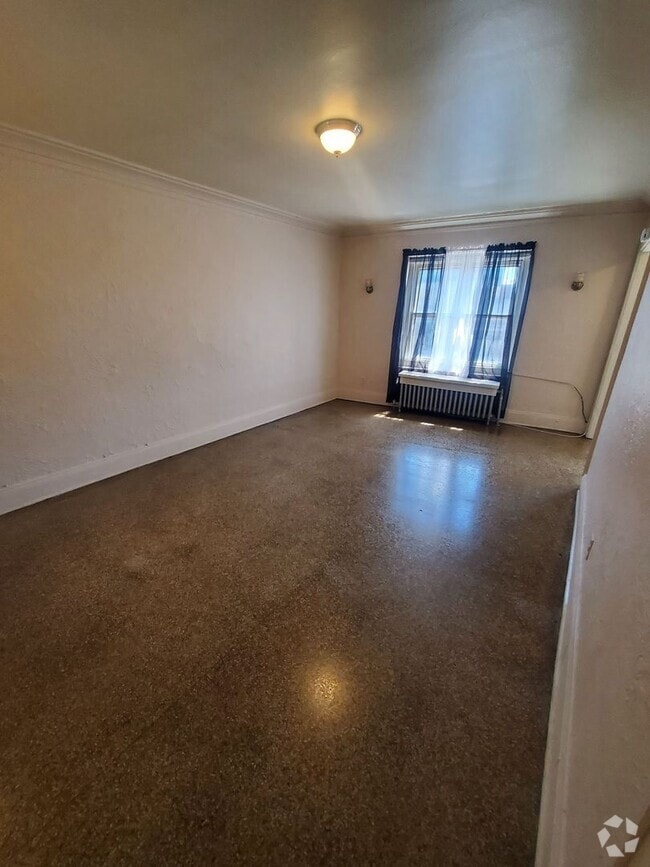Building Photo - 614 6th St Rental