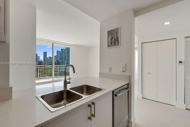 Photo - 2475 Brickell Ave Unit 1606