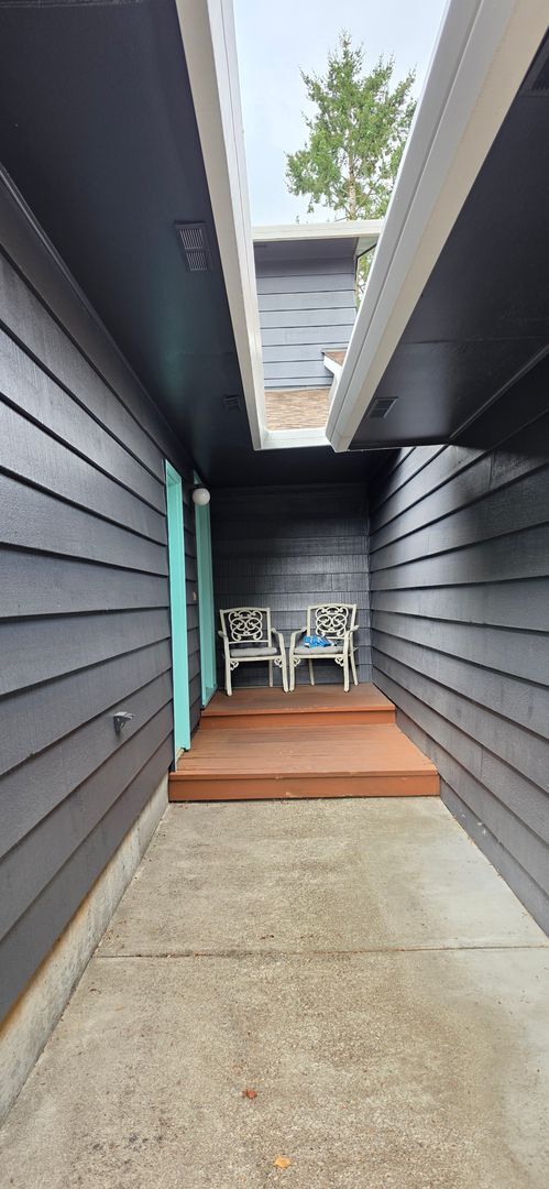 Photo - 1110 NW Springwood Ln