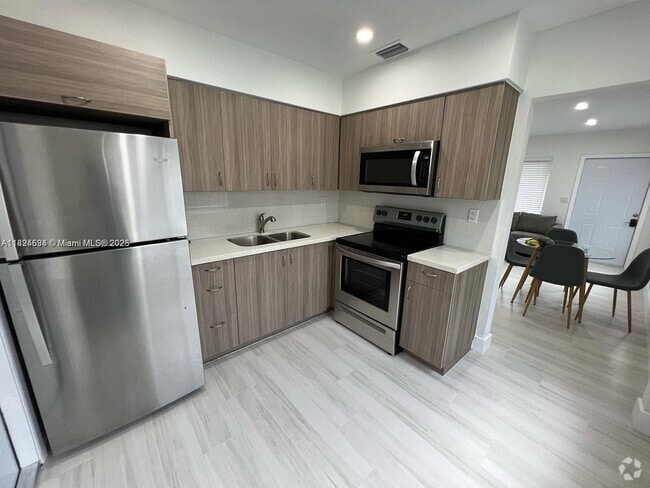 Building Photo - 1910 Thomas St Unit 2 Rental
