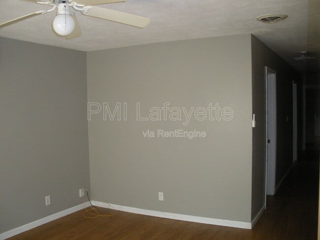 Photo - 60 Vicksburg Ln