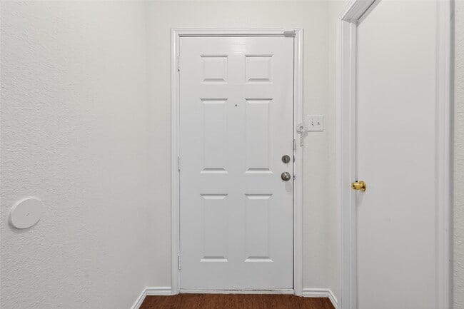 Photo - 854 Darbydale Crossing Ln