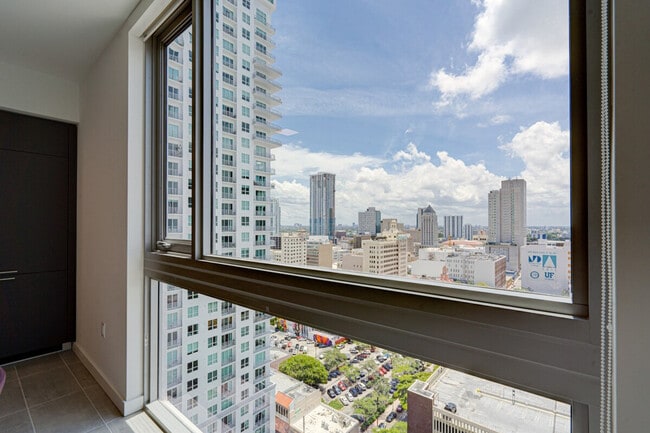 Photo - 300 NE 2nd Ave Unidad ID1058673P