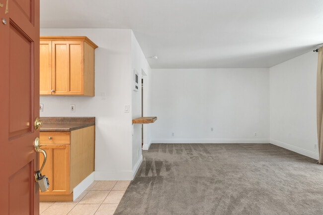 Photo - 2850 Reynard Way 21 Unit 21