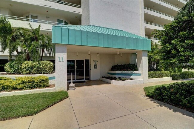 7979 Sailboat Key Blvd S Unidad 306