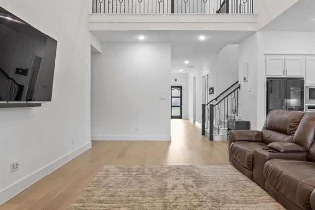 Photo - 1255 Sumner St