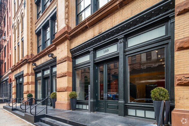 Entrada - 132-142 Franklin St