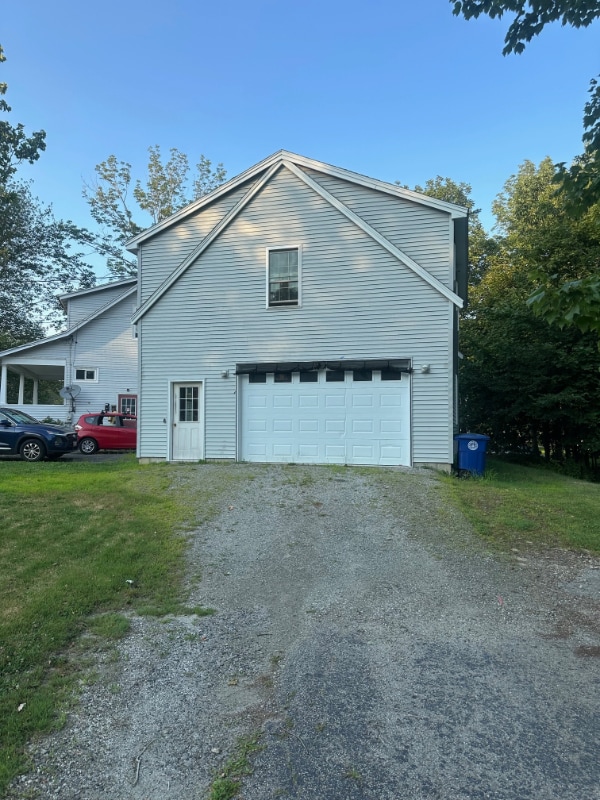 Building Photo - 197 Bridge St Rental
