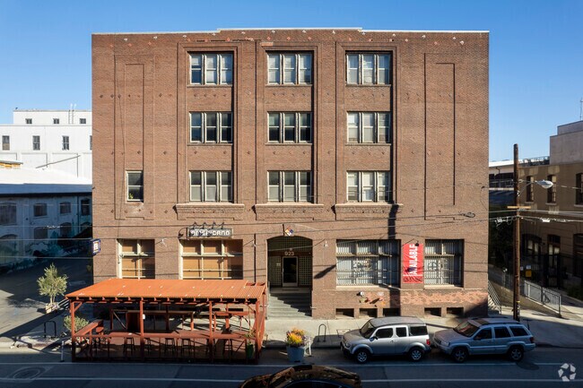 Photo - 923 E 3rd St