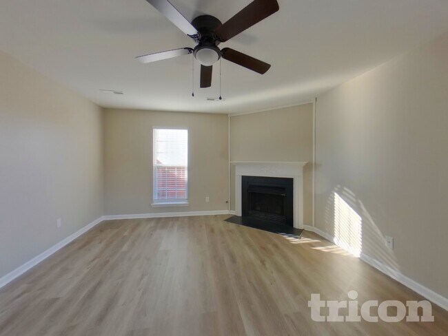 Photo - 1402 Weston Ln