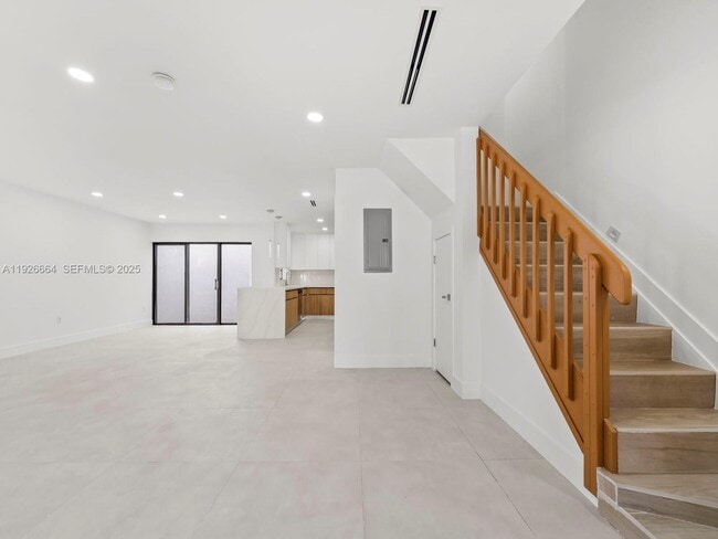 Building Photo - 6885 NW 169th St