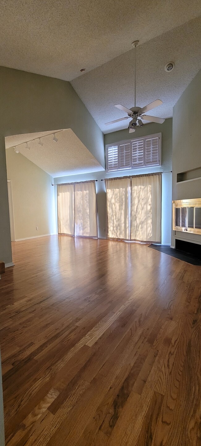 Building Photo - 643 Cimarron Trl Unit 643