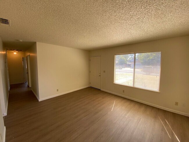 Photo - 6804 Harlequin Way