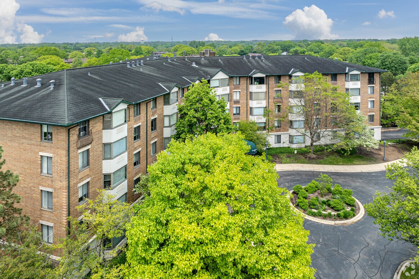 Alternate Image - Greenbriar Place Condominiums