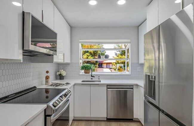 Building Photo - 1400 Bowe Ave