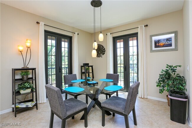 Photo - 9082 Capistrano St N