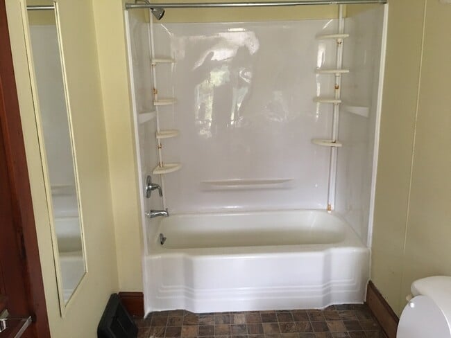 Photo - Cozy 1+ Bedroom Bungalow in West York SD