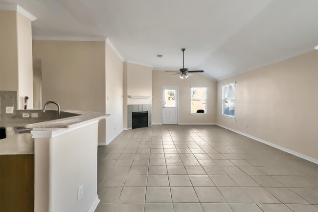 Photo - 835 Dracena Ct