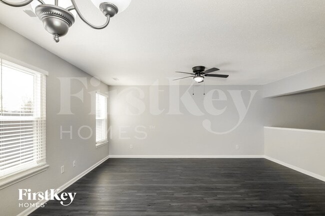 837 Franklin Lakes Blvd