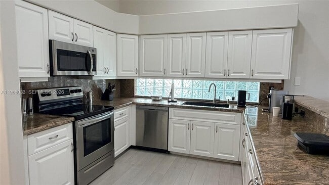 Photo - 582 Spinnaker